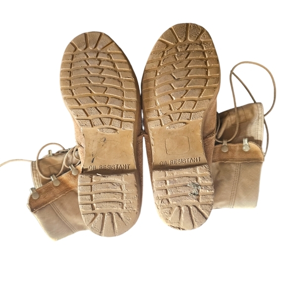 BELLEVILLE Combat Sand Tan Mens 9.5W USA Suede Oil Resistant Steel-Toe Boots - Picture 4 of 6